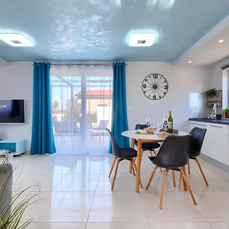 Fenix By Interhome * Žminj
